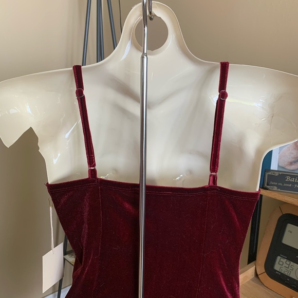 Forever 21 Collection Dress. - Picture 5 of 8